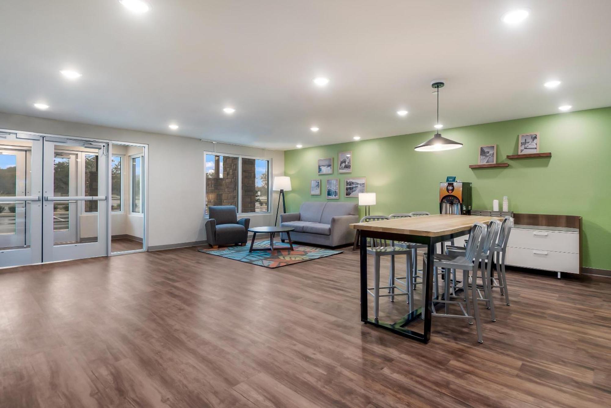 Woodspring Suites Tampa Airport North Veterans Expressway Eksteriør billede